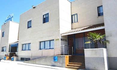 Hoteles con SPA en Velilla de San Antonio 2 HOSTAL MIRADOR DEL RIO S.L.